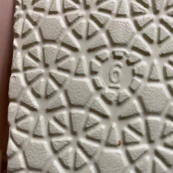 SHADE & SHORE LIME GREEN SANDALS WITH ADJUSTABLE STRAPS - Picture 9 of 13